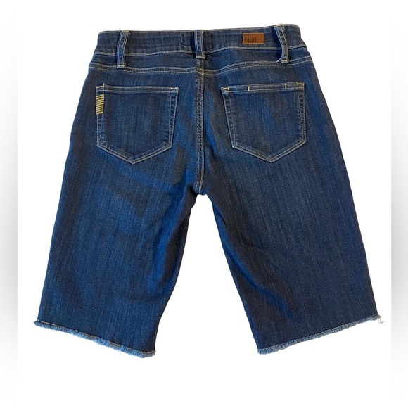 PAIGE Woman’s Dark Wash Cotton Blend Bermuda Raw Hem Jean Shorts, Size 25 - Picture 2 of 9